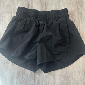 Girls all in motion athletic short size large (10/12)